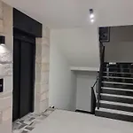 Blue Sky Apartment - Free Garage